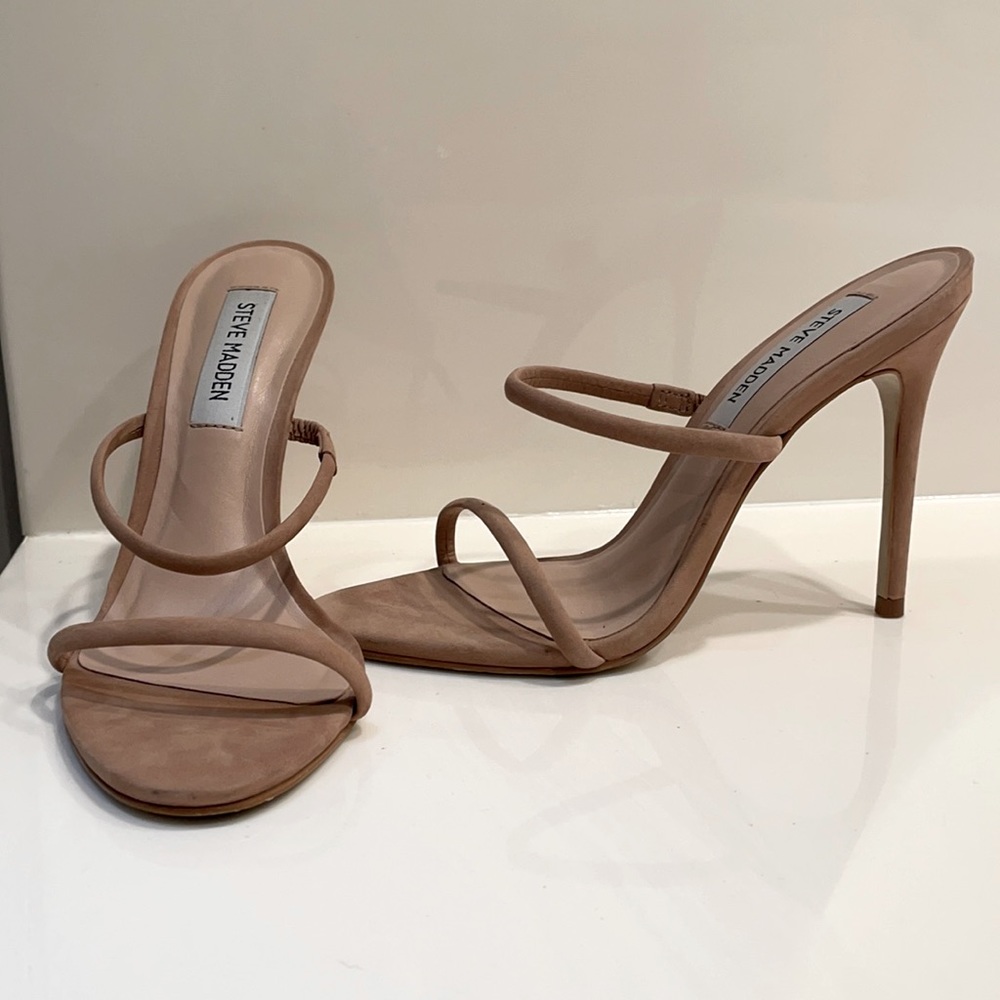 Steve Madden Mina heeled sandal in tan. Size 6.5